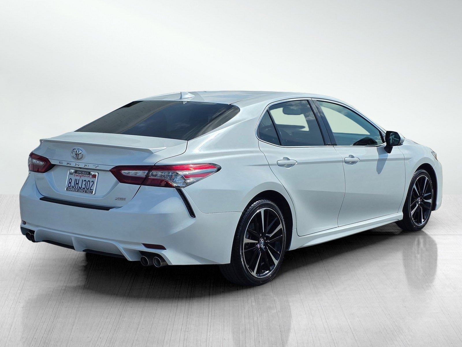 Used 2019 Toyota Camry XSE image 6