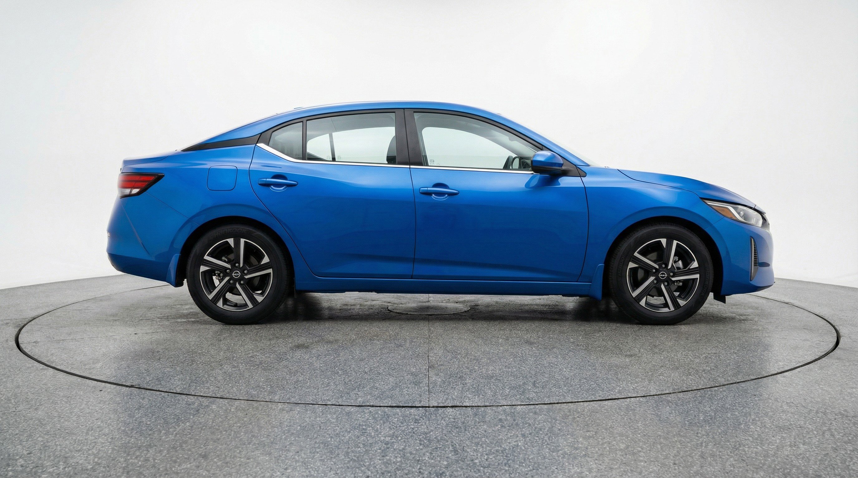 Used 2025 Nissan Sentra SV image 11