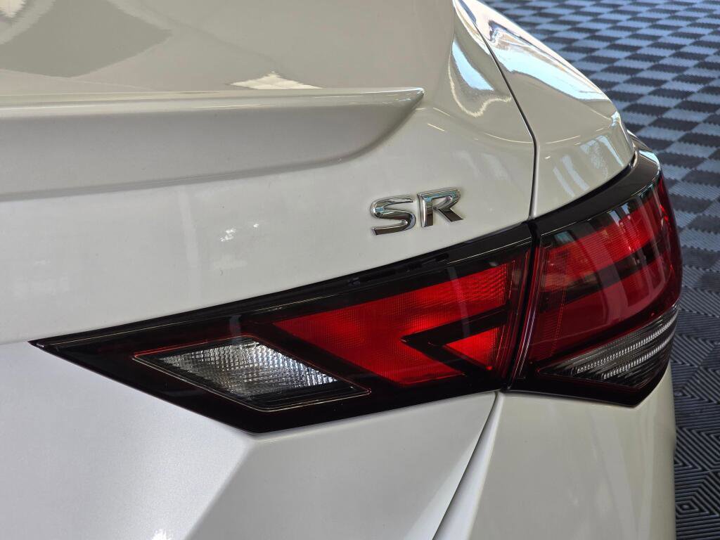 Used 2023 Nissan Sentra SR w/ SR Premium Package image 15