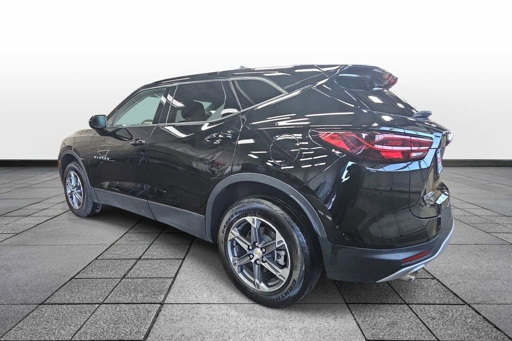 Used 2025 Chevrolet Blazer LT FWD image 6