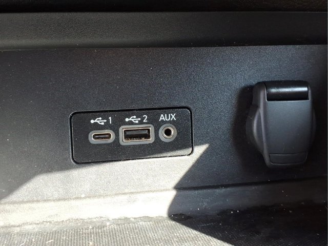 Used 2021 Nissan Sentra SR w/ SR Premium Package FWD image 16