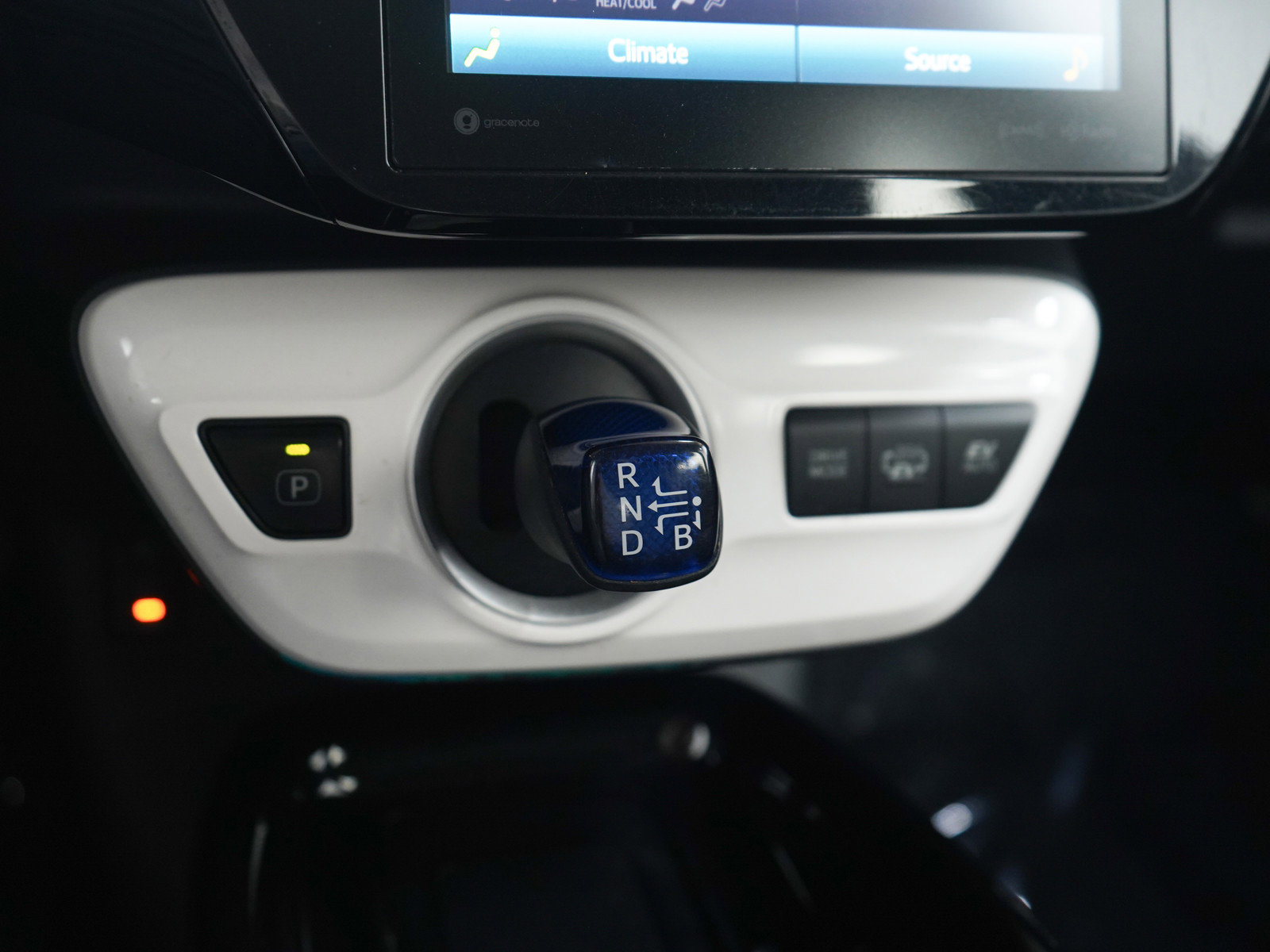 Used 2018 Toyota Prius Prime Premium image 21