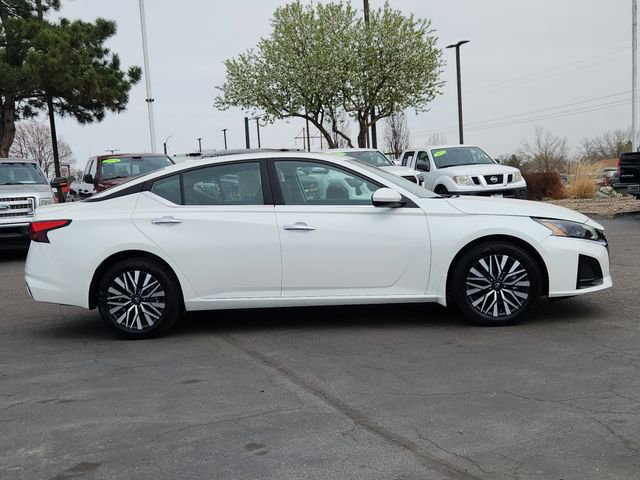 Used 2024 Nissan Altima 2.5 SV w/ SV Premium Package image 2
