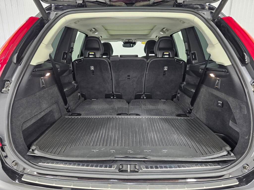Used 2016 Volvo XC90 T6 Momentum AWD/4WD image 17