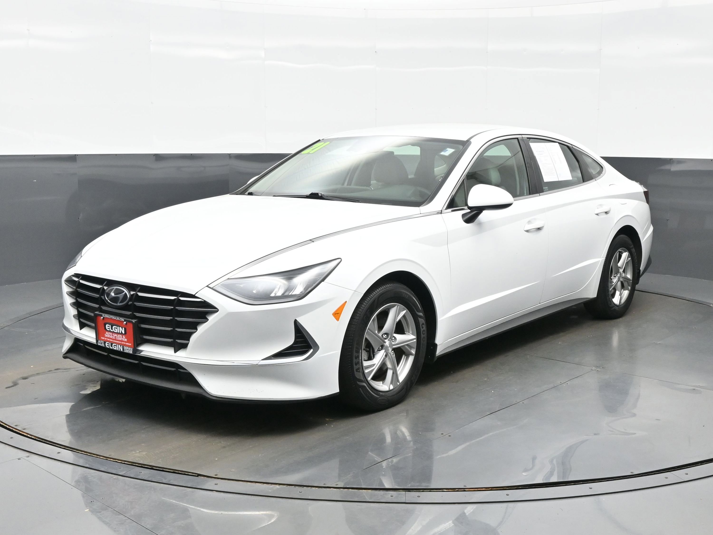 Used 2021 Hyundai Sonata SE FWD image 2