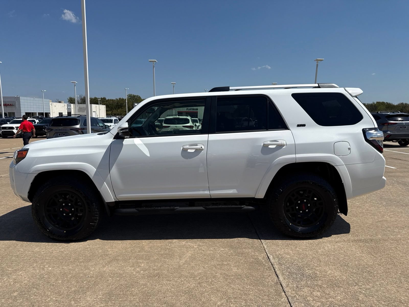 Used 2024 Toyota 4Runner SR5 Premium w/ Moonroof Package AWD/4WD image 4