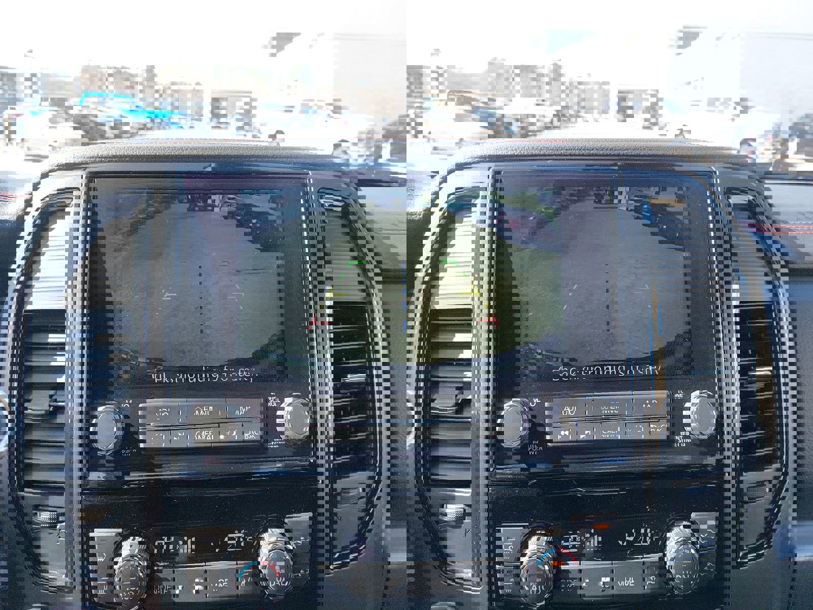 Used 2024 Nissan Titan PRO-4X image 24