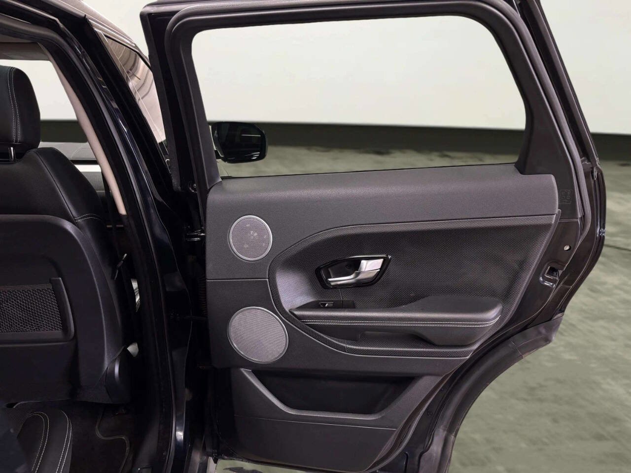 Used 2012 Land Rover Range Rover Evoque Dynamic image 19