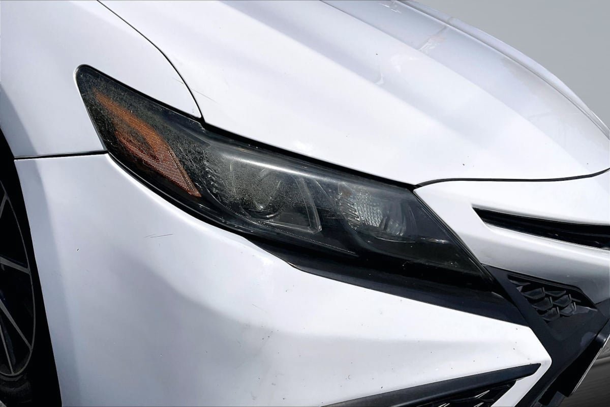Used 2021 Toyota Camry SE FWD image 29