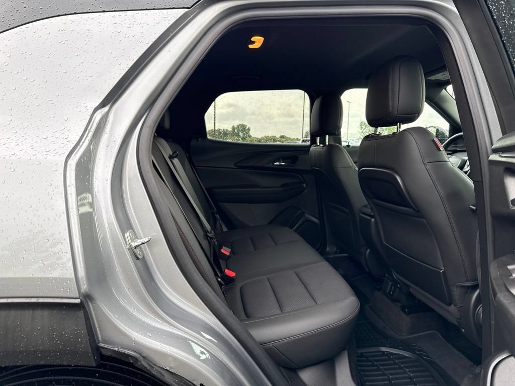 Used 2023 Chevrolet TrailBlazer RS w/ Convenience Package FWD image 12