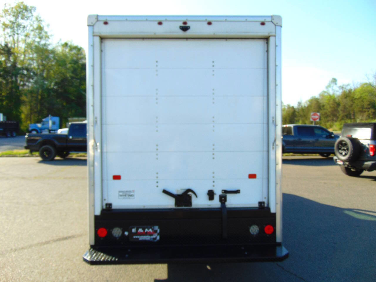 Used 2022 GMC Savana 3500 w/ Power Convenience Package RWD image 4