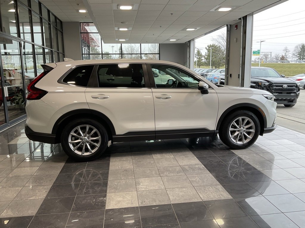 Used 2025 Honda CR-V EX image 6