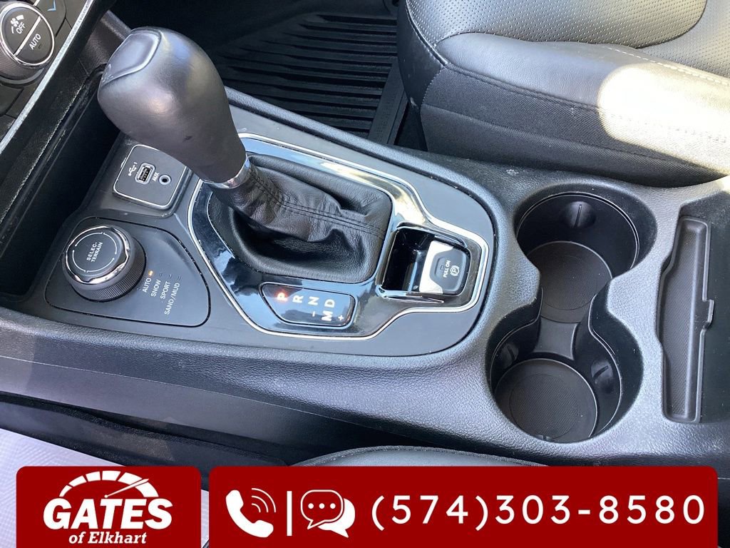 Used 2019 Jeep Cherokee Limited w/ Trailer Tow Group AWD/4WD image 34
