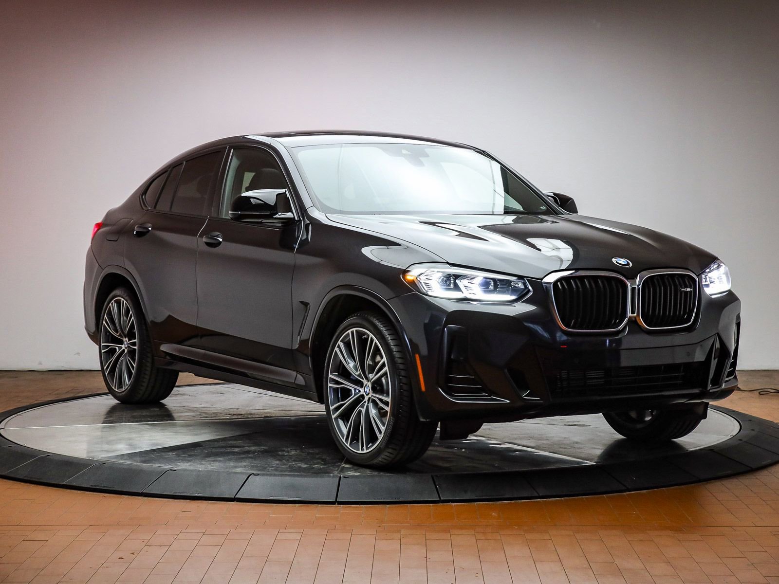 Certified 2023 BMW X4 M40i w/ Premium Package image 5