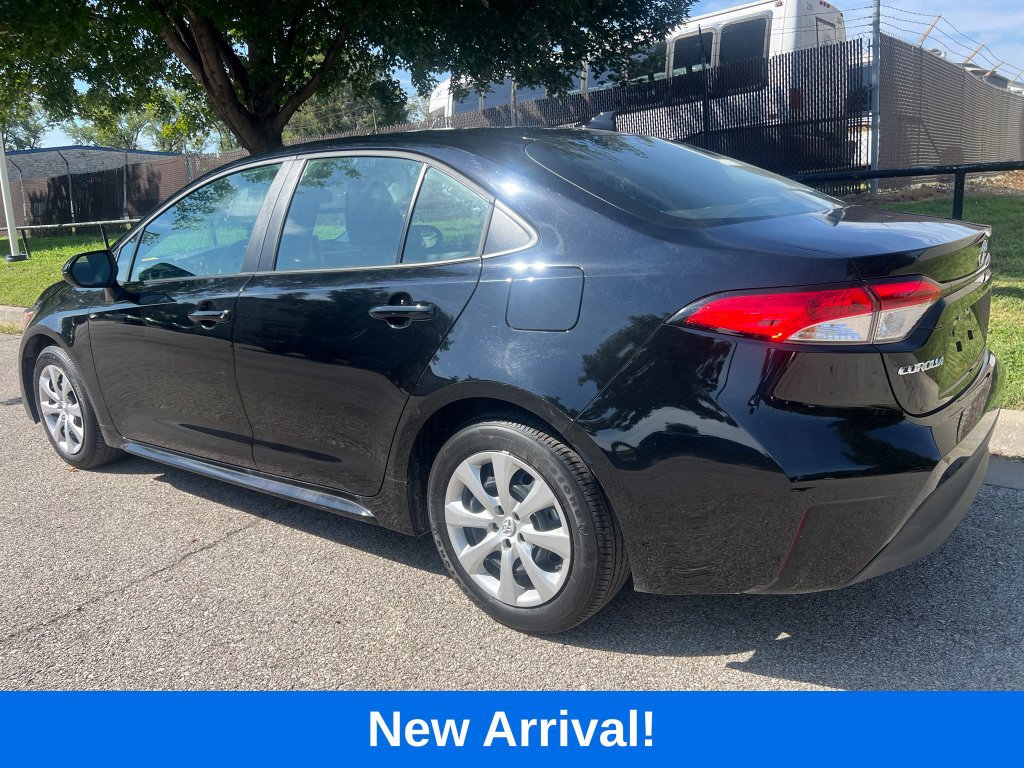 Used 2026 Toyota Corolla LE FWD image 7
