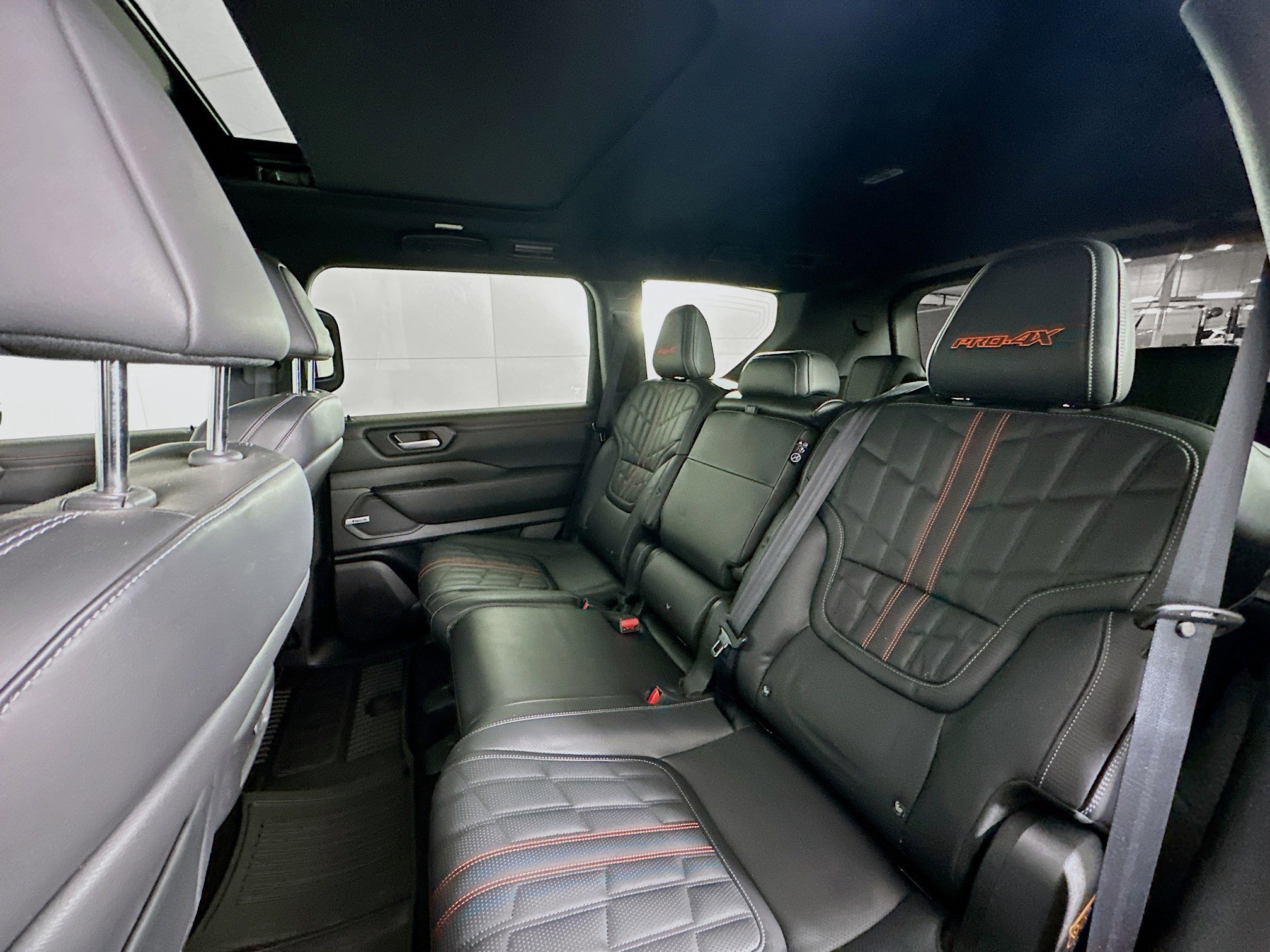 Used 2025 Nissan Armada PRO-4X w/ Pro-4X Premium Package AWD/4WD image 28
