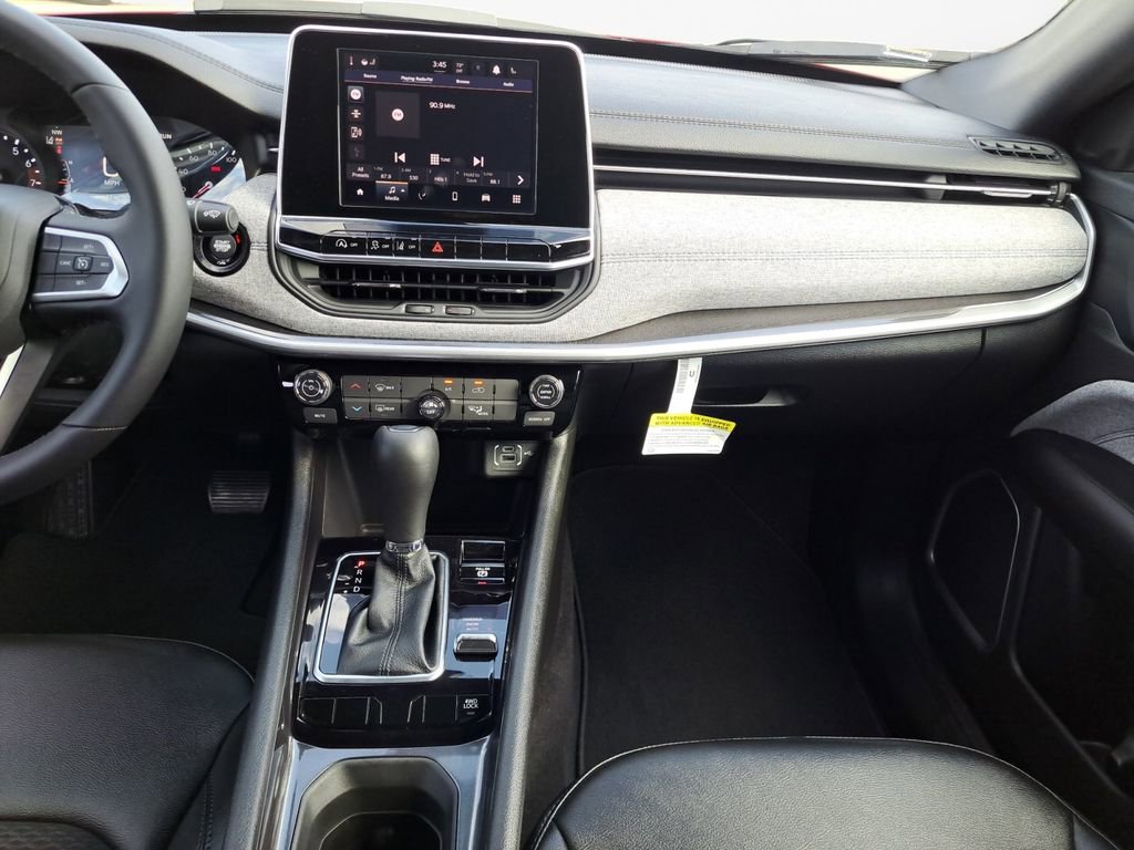 New 2026 Jeep Compass Latitude image 3