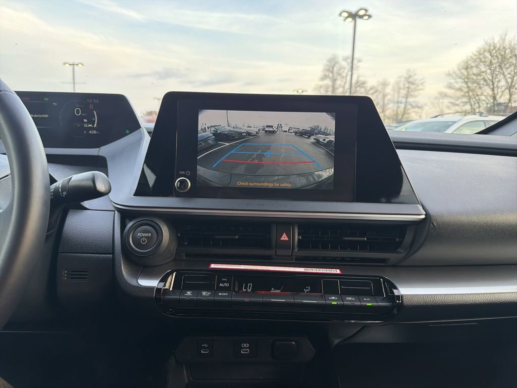 Used 2024 Toyota Prius LE AWD/4WD image 25