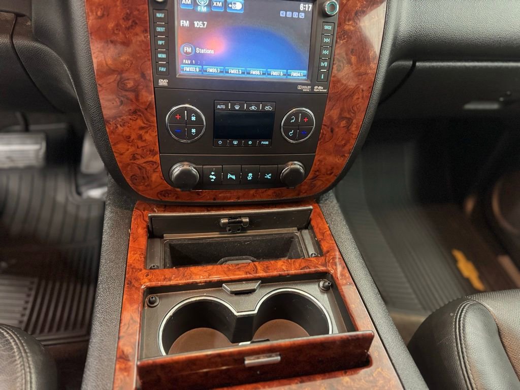 Used 2013 Chevrolet Avalanche LTZ AWD/4WD image 17