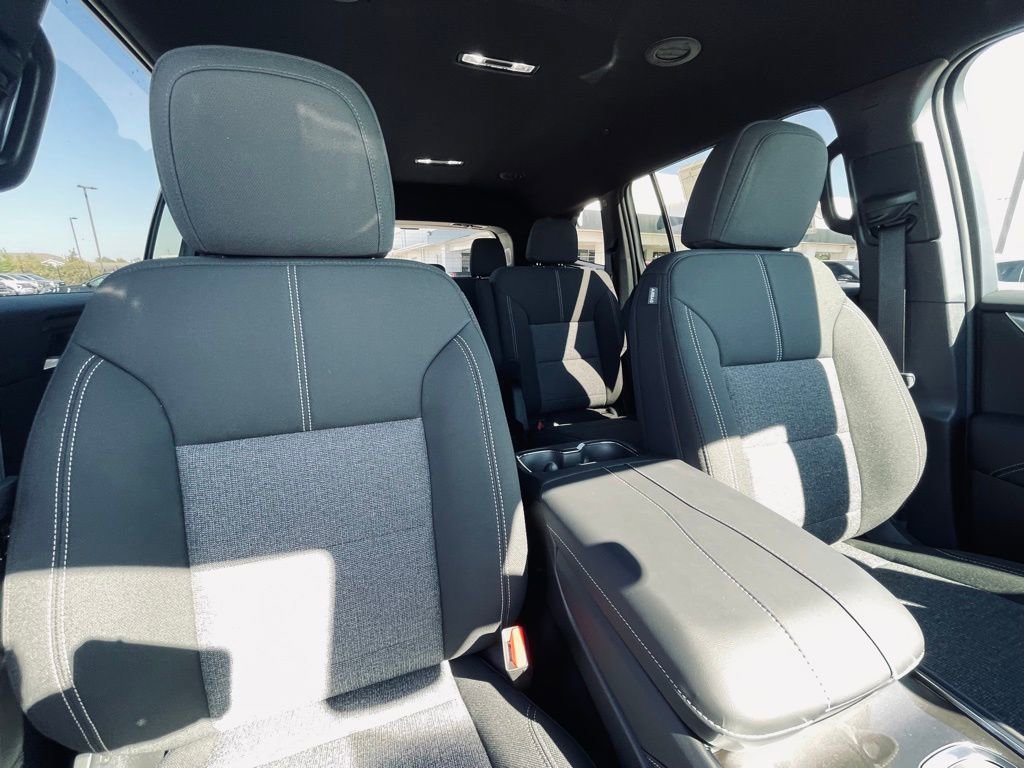 New 2026 GMC Acadia Elevation image 33