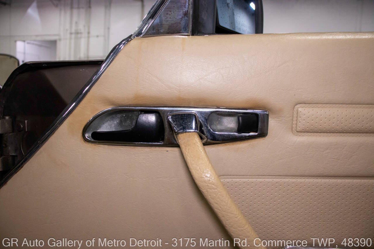 Used 1987 Mercedes-Benz 560 SL image 38