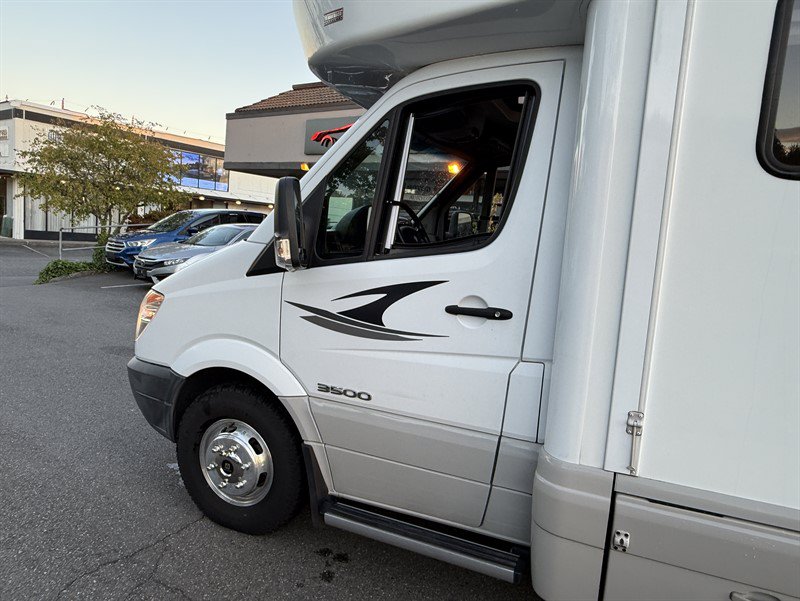Used 2008 Dodge Sprinter 3500 RWD image 79