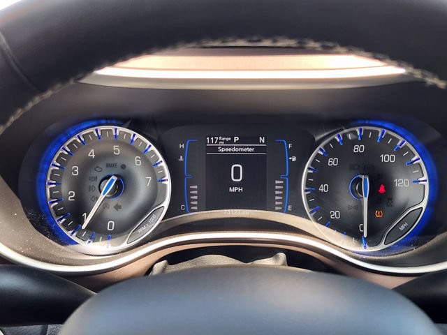 Used 2023 Chrysler Voyager LX FWD image 16