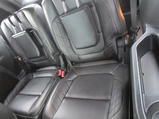 Used 2018 Ford Explorer Platinum AWD/4WD image 22