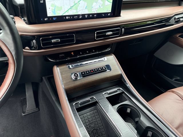 Used 2025 Lincoln Aviator Reserve w/ Luxury Package AWD/4WD image 20