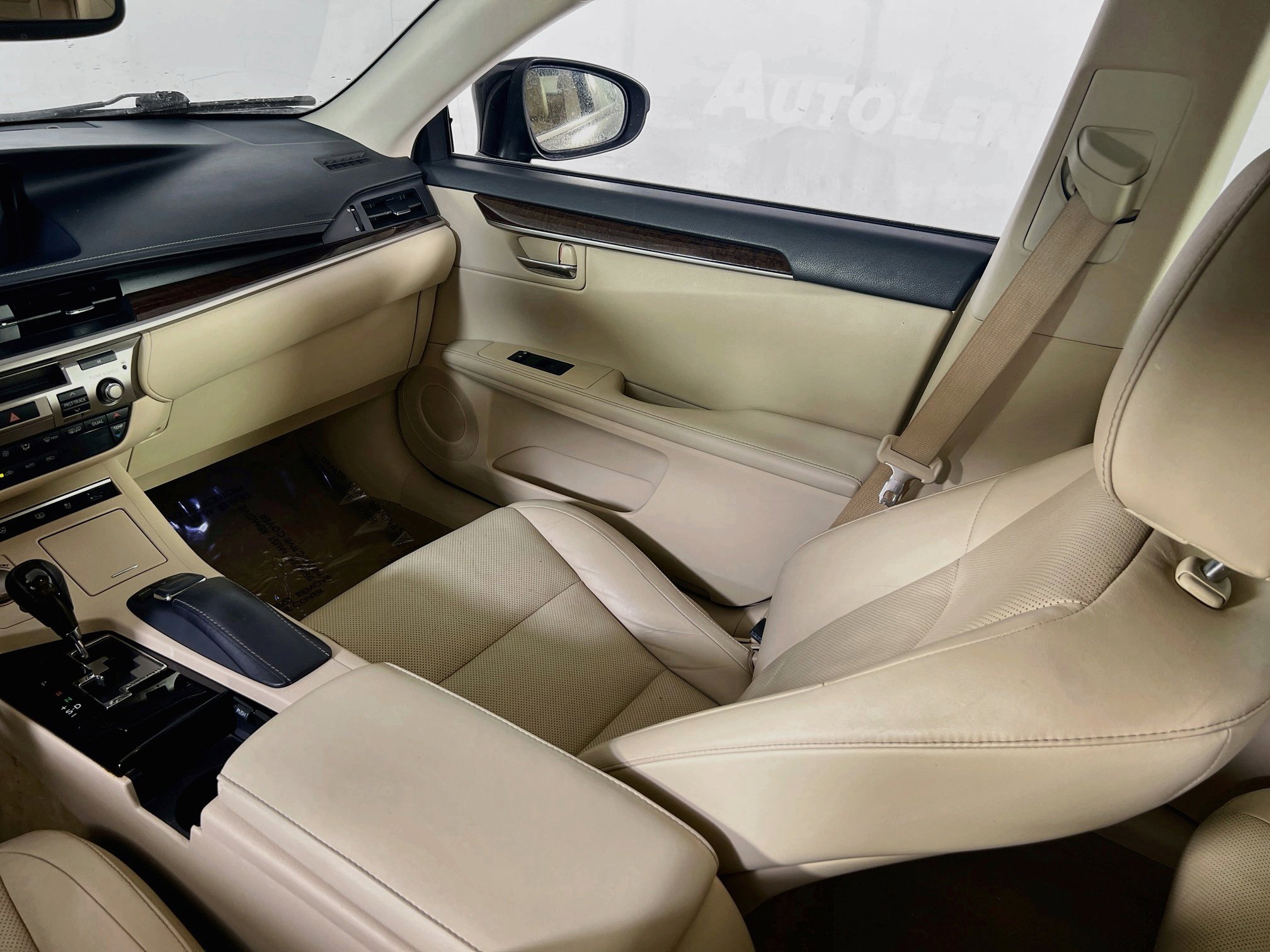 Used 2015 Lexus ES 350 w/ Luxury Package FWD image 24