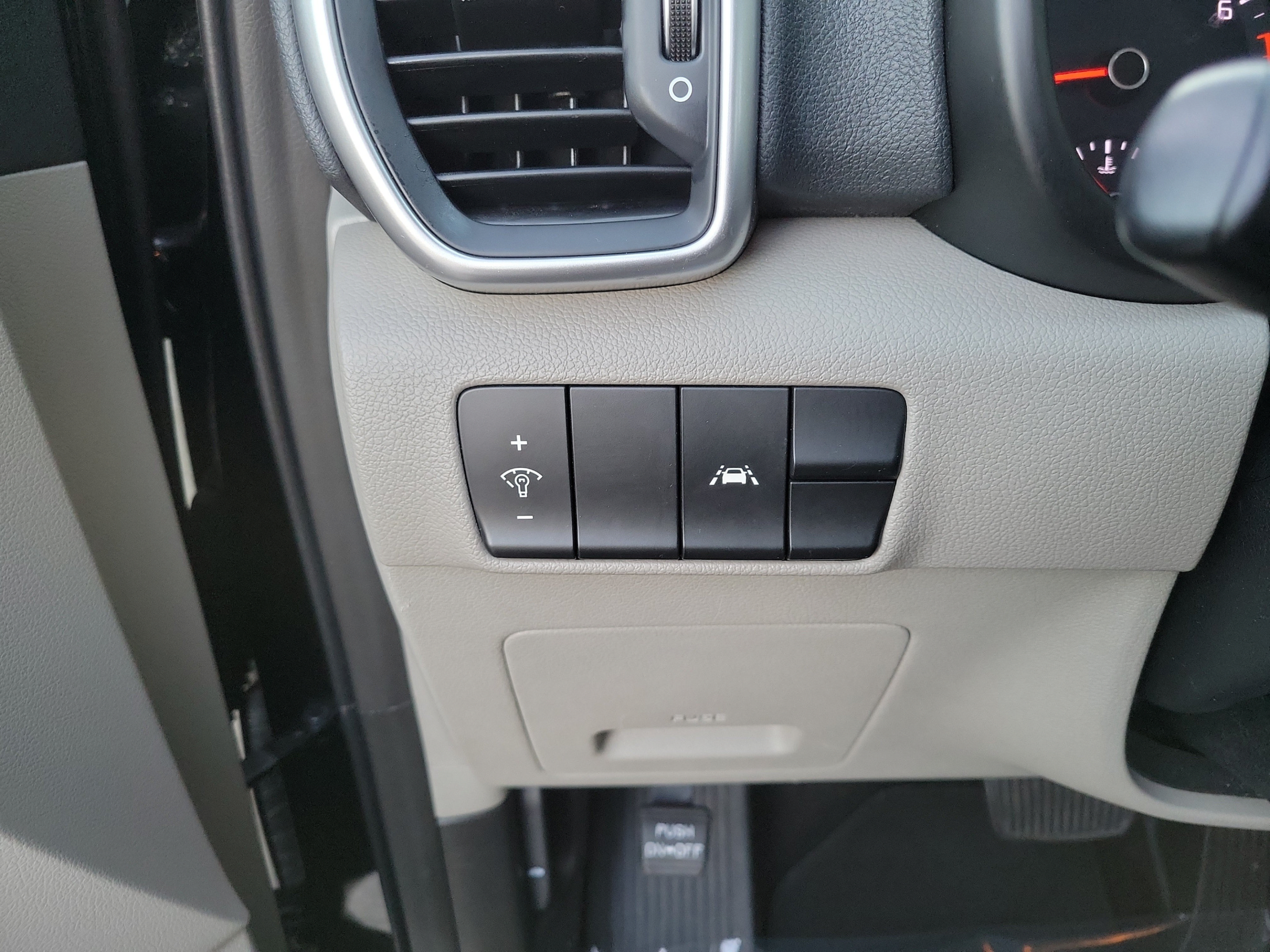 Used 2020 Kia Sportage LX FWD image 29