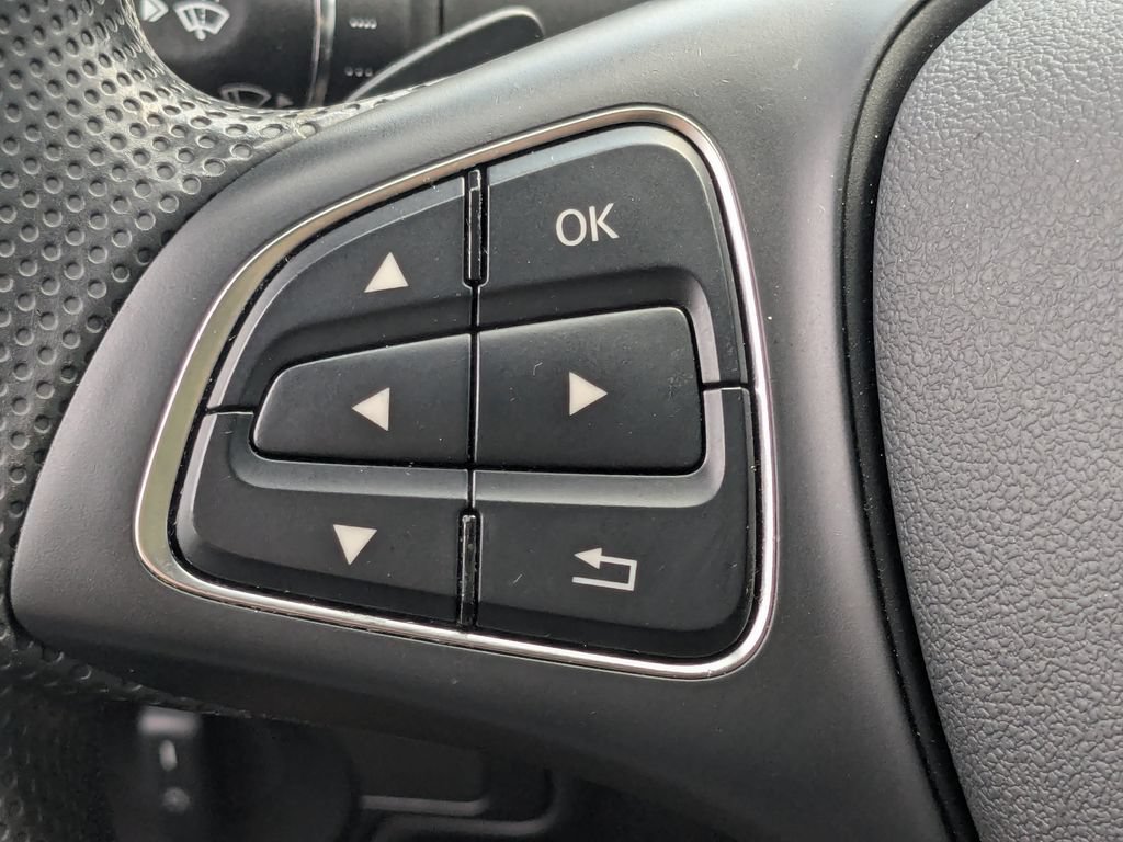 Used 2023 Mercedes-Benz Metris image 8