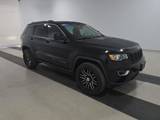 Used 2018 Jeep Grand Cherokee Laredo AWD/4WD image 3