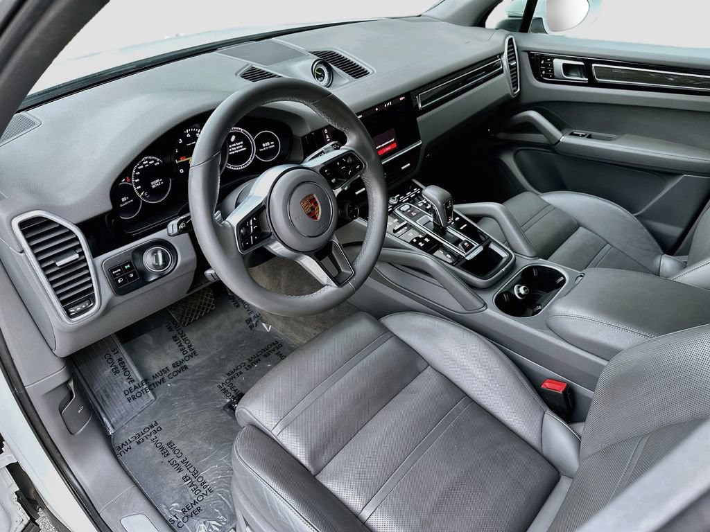 Certified 2020 Porsche Cayenne E-Hybrid AWD/4WD image 4