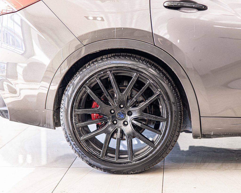 Used 2019 Maserati Levante S GranSport image 11