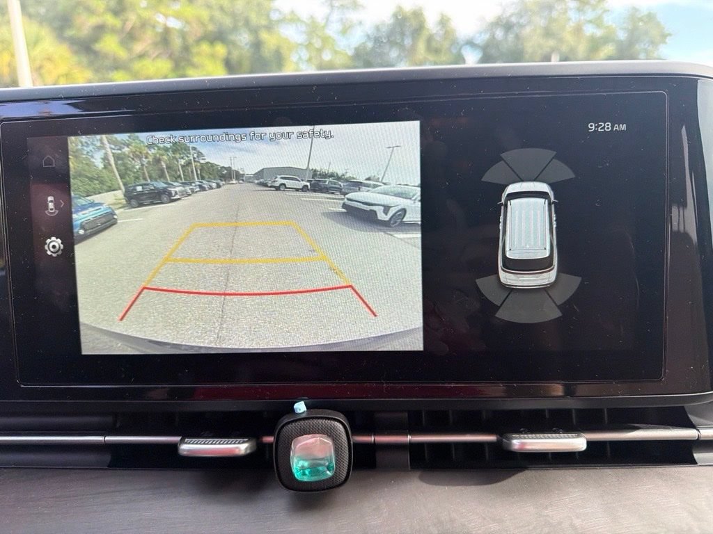 Certified 2023 Kia Carnival EX FWD image 13