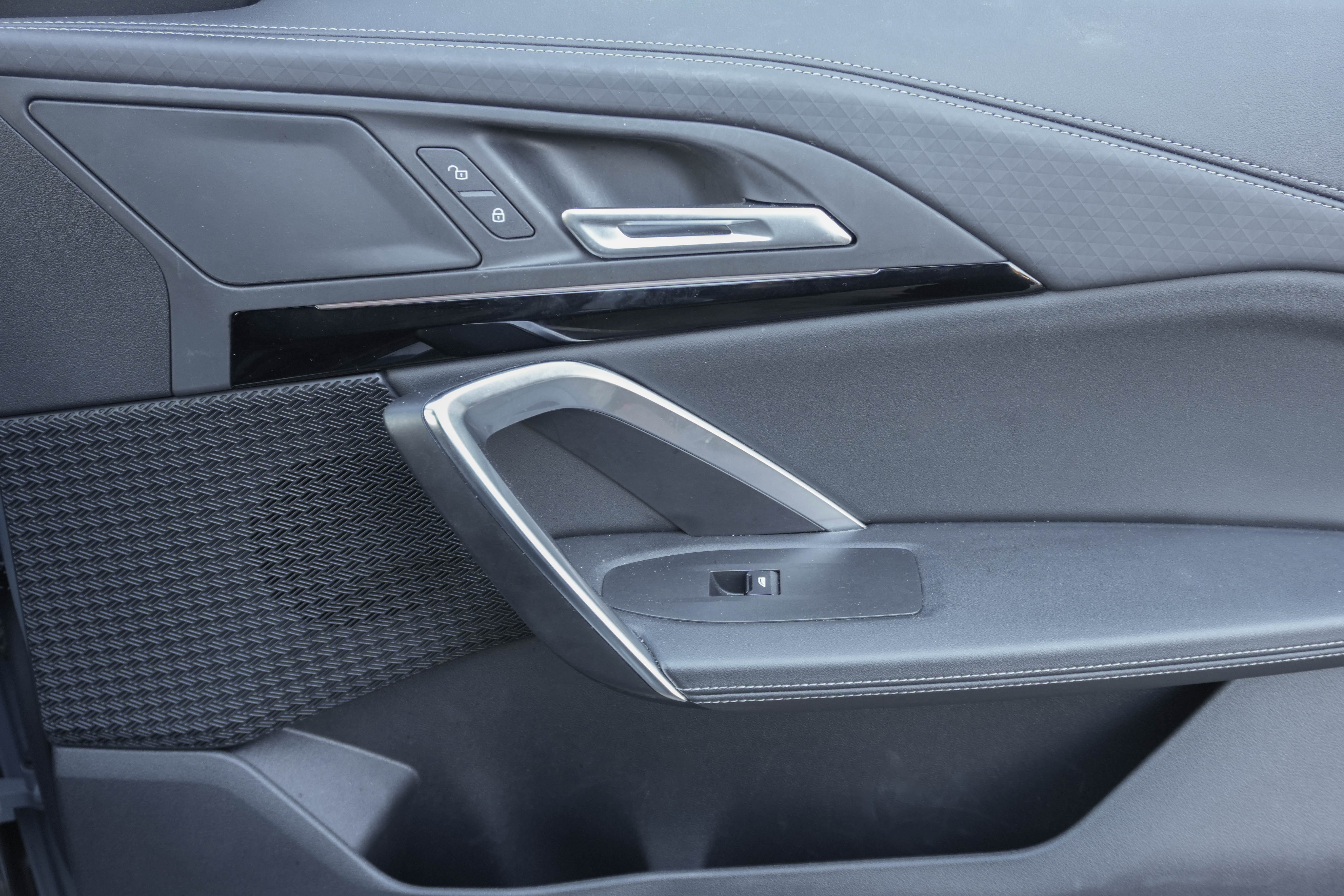 Certified 2025 BMW X2 xDrive28i image 27