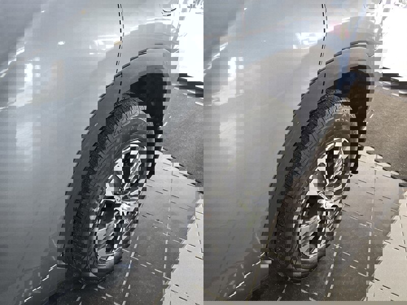 Used 2021 Toyota Highlander XLE image 40