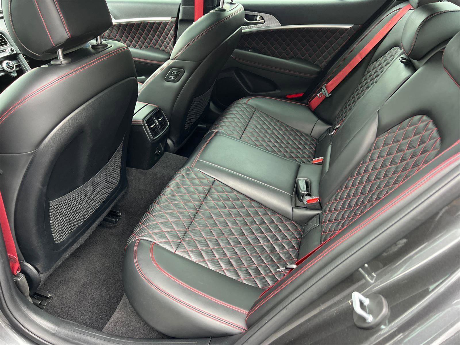 Used 2022 Genesis G70 3.3T image 21