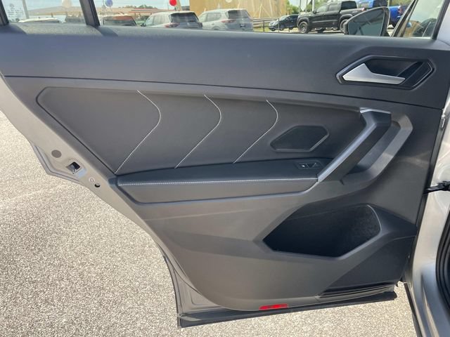 Used 2024 Volkswagen Tiguan SE FWD image 11
