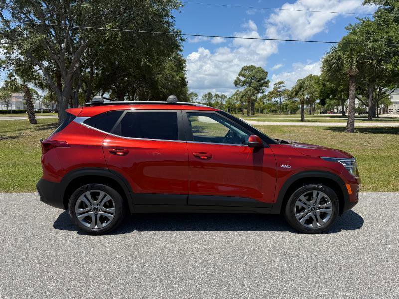 Used 2023 Kia Seltos S AWD/4WD image 2