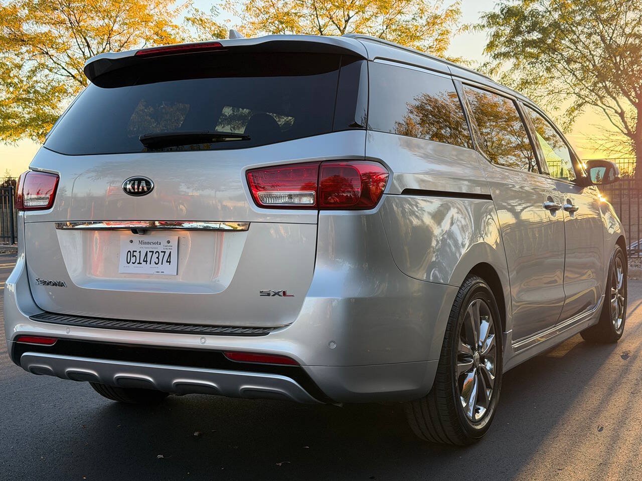 Used 2016 Kia Sedona SX Limited FWD image 5