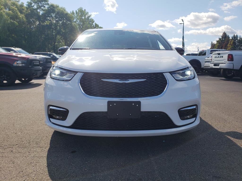 New 2026 Chrysler Pacifica Select image 2