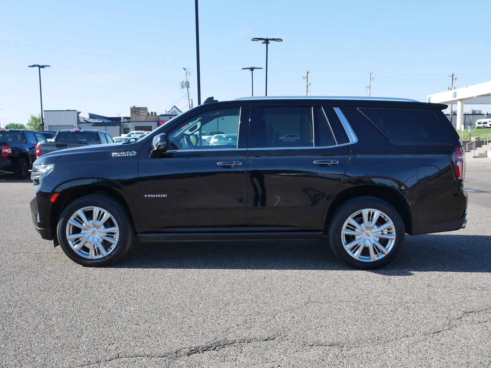 Used 2021 Chevrolet Tahoe High Country AWD/4WD image 2