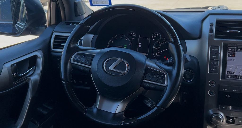 Used 2021 Lexus GX 460 Luxury w/ Sport Design Package AWD/4WD image 34