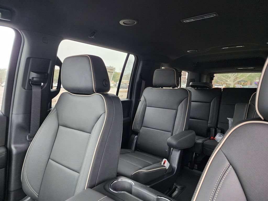 New 2025 Chevrolet Suburban Premier AWD/4WD image 12