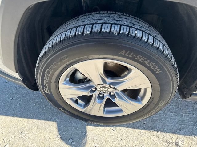 Used 2025 Toyota RAV4 XLE AWD/4WD image 25