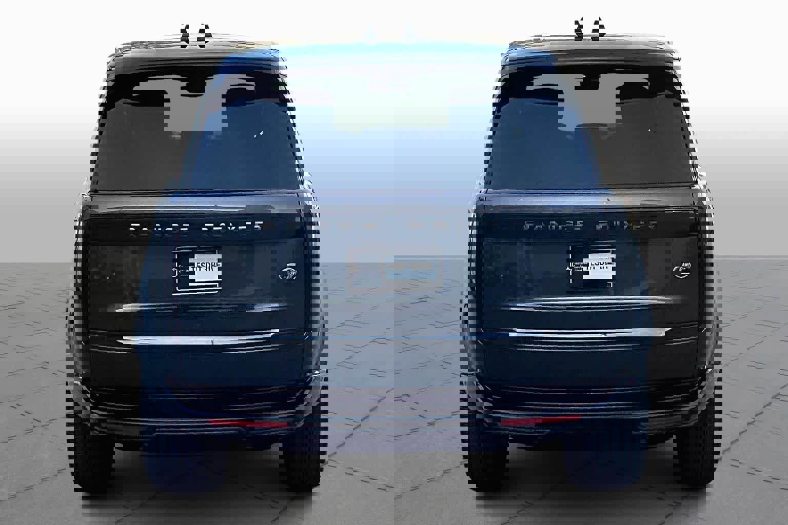 Used 2023 Land Rover Range Rover Long Wheelbase First Edition image 5