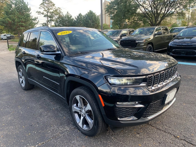 Used 2023 Jeep Grand Cherokee Limited AWD/4WD image 8