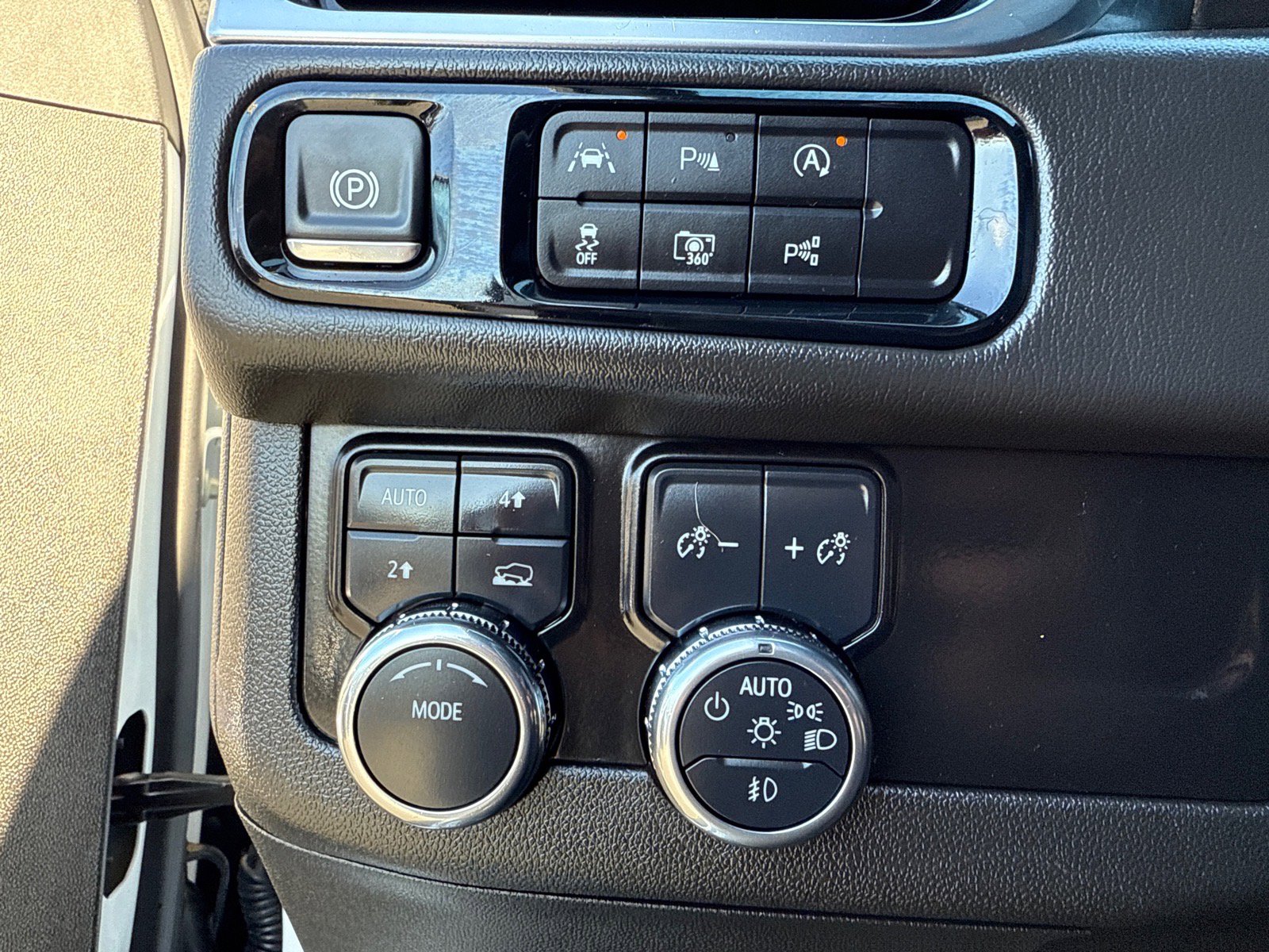 Used 2025 GMC Yukon Denali image 33